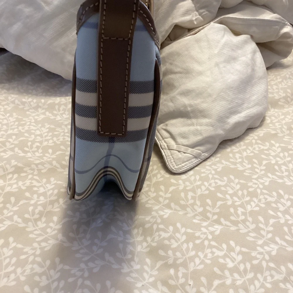 Burberry bag - Picture 2 of 2